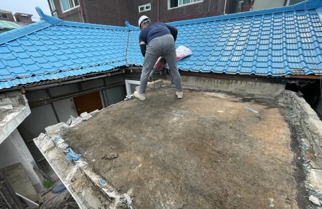 수원 28평 옥상 부분철거 비용 아낀 데크 면갈이 철거업체