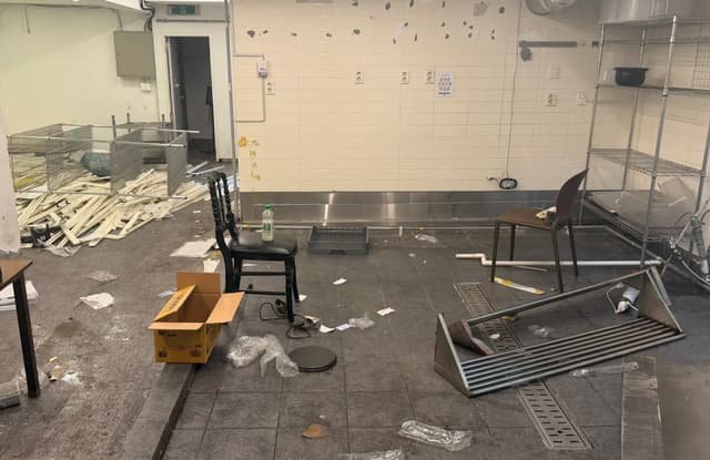 강남구 창고철거 전문 철거업체, 40평 사업장 대형 폐기물 처리 및 원상복구 완벽 시공 사례